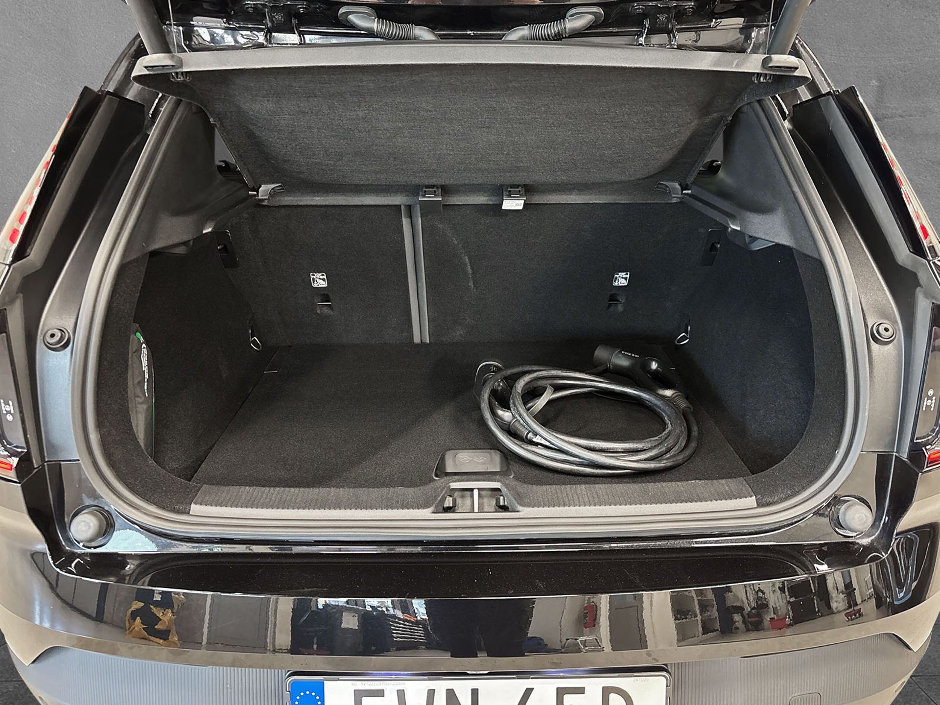 Volvo EX30 2025, bild 7/8