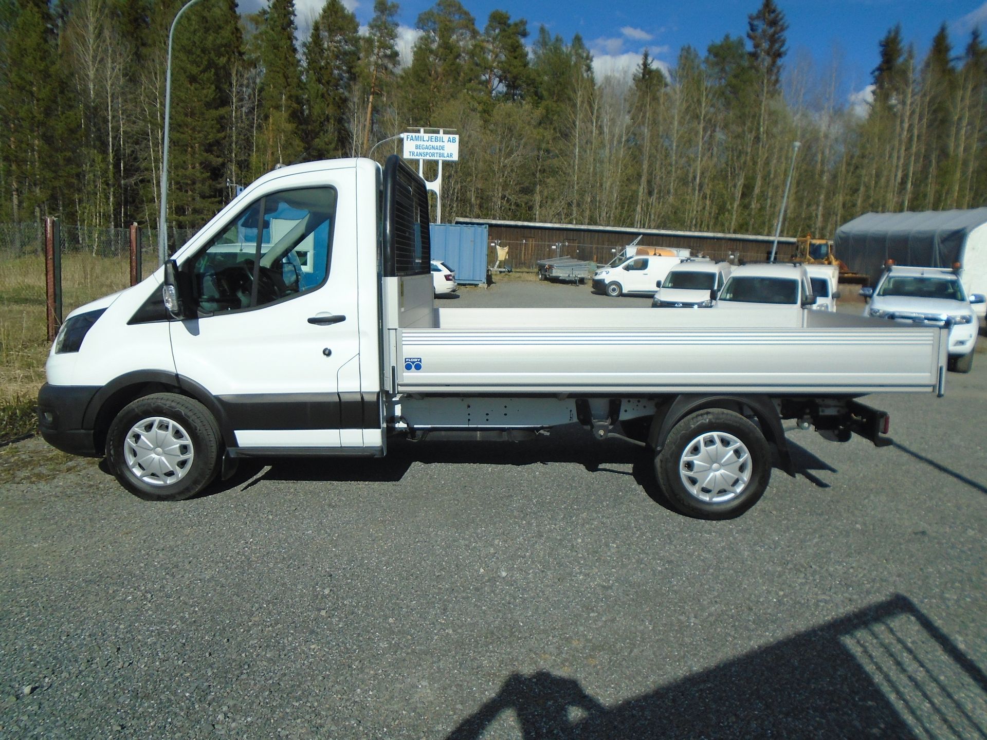 Ford Transit 350 Chassi Cab 2.0 EcoBlue 2023, kuva 7/15
