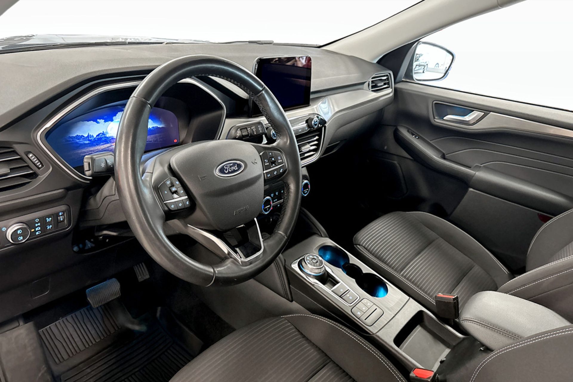 Ford Kuga Plug-In Hybrid 2023, bild 5/9