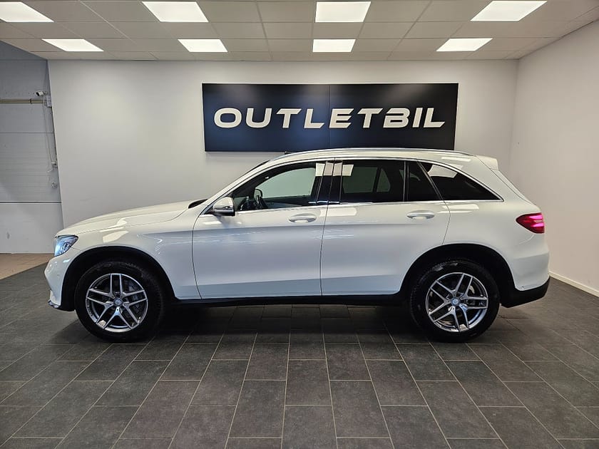 Bild 2 av Mercedes-Benz GLC 220 d 4MATIC AMG Luftfjädring Panorama Värmare Nav Drag