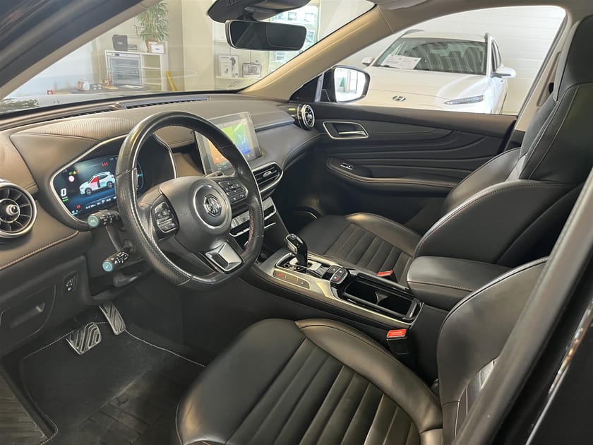 Bild 2 av MG EHS PHEV Luxury Kamera Pano Adaptiv Farth. 258hk