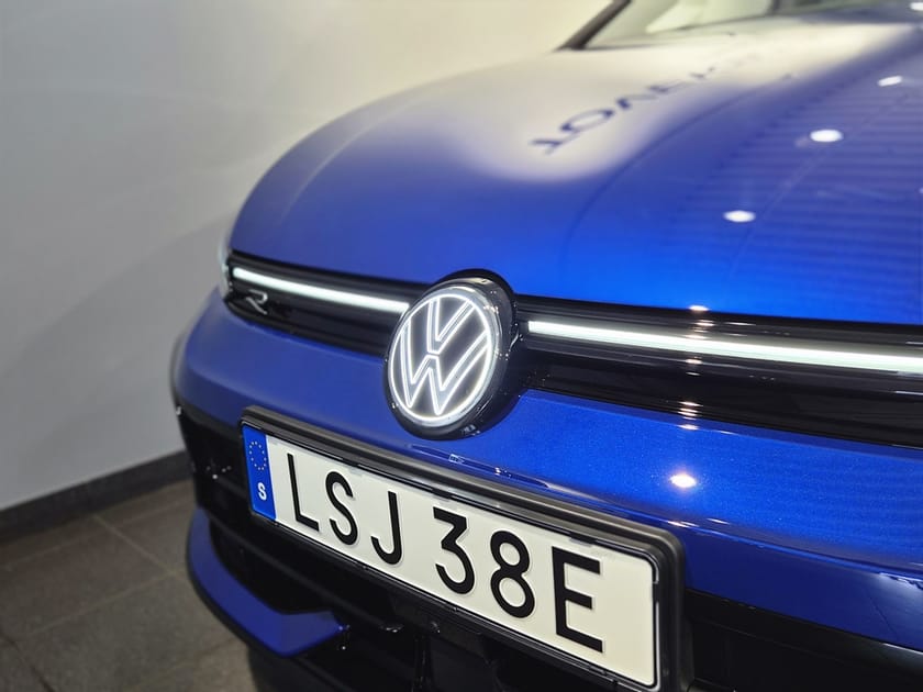 Bild 3 av Volkswagen Golf Variant R 333hk |Harman Kardon|Blackstyle