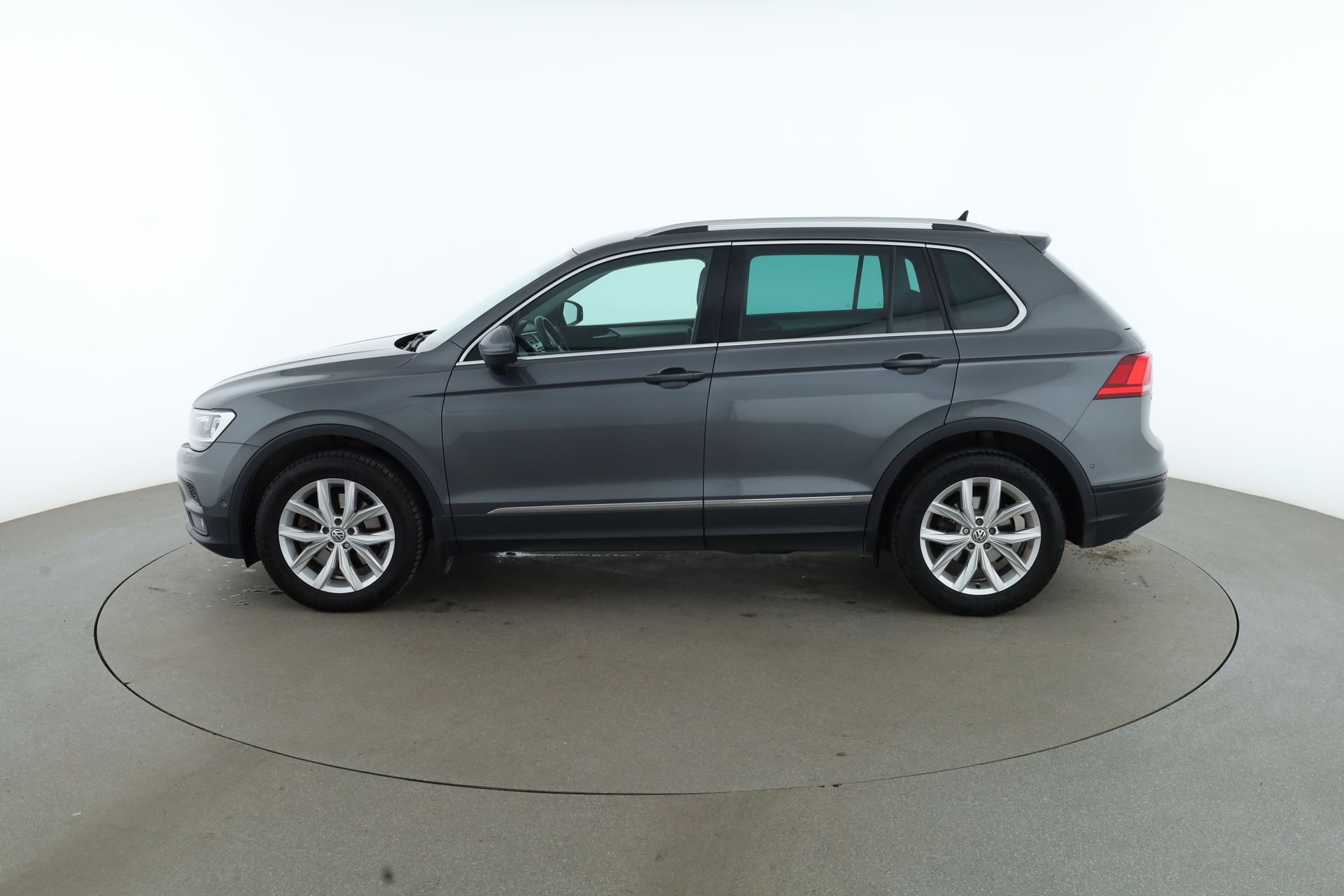 Volkswagen Tiguan 2.0 TSI OPF 4Motion 2020, bild 2/44