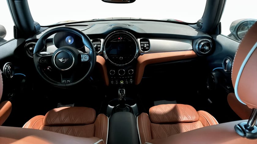 Bild 4 av MINI Cooper SE 184 hk / Backkamera / Navi / Apple CarPlay / HuD / H&K