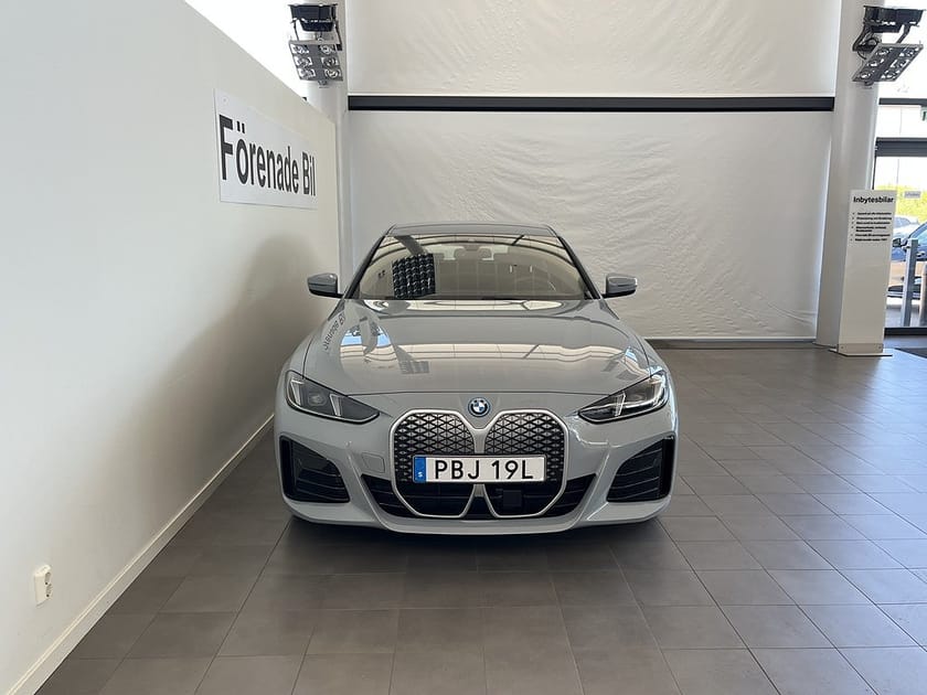 Bild 2 av BMW i4 eDrive40 Gran Coupé M Sport 18" Rattvärme Drag Drive/Park Assist