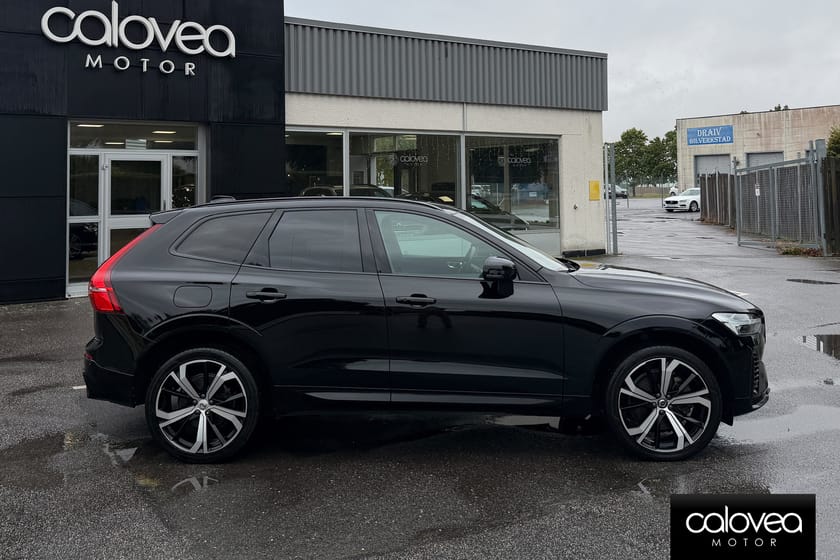 Bild 2 av Volvo XC60 T6 Recharge R-Design 350 hk AWD - Panorama | Elinfällbar dragkrok