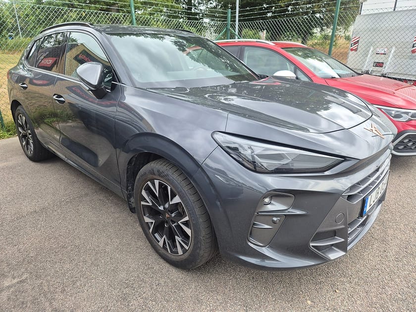 Bild 2 av CUPRA Terramar eTsi 150HK