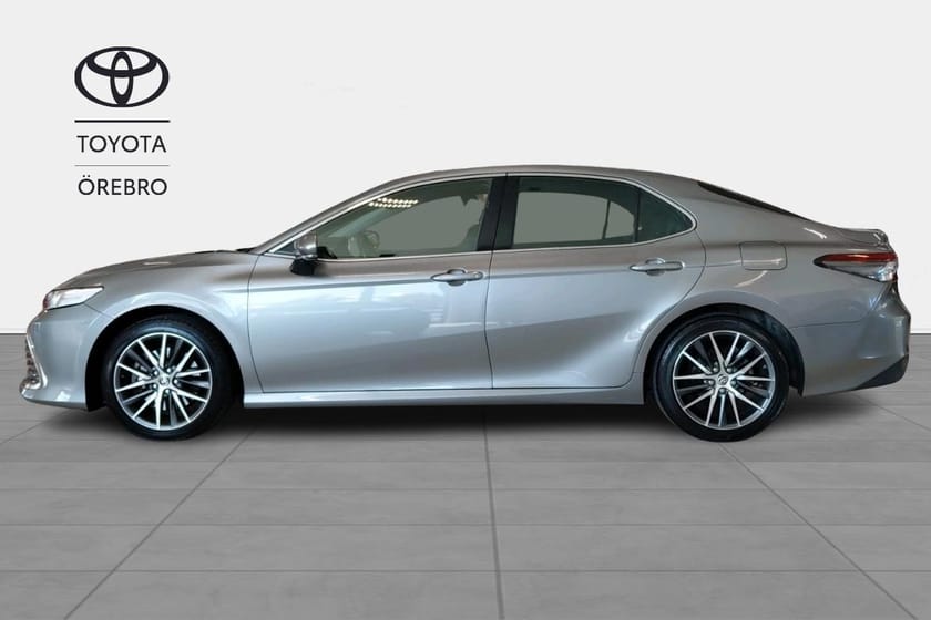 Bild 3 av Toyota Camry Hybrid Executive Navigation Vinterhjul