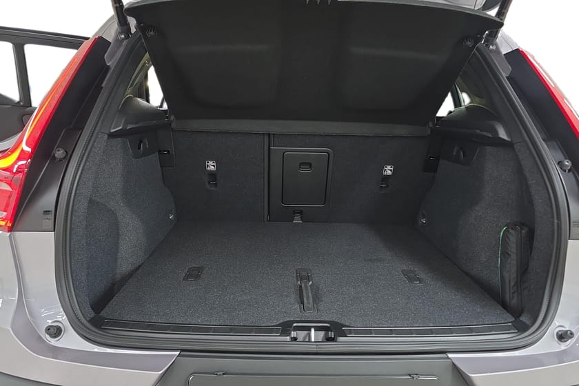 Bild 4 av Volvo EX40 Single Motor Extended Range ExtendedRange Plus SE/HarmanK/360Kamera/Navi