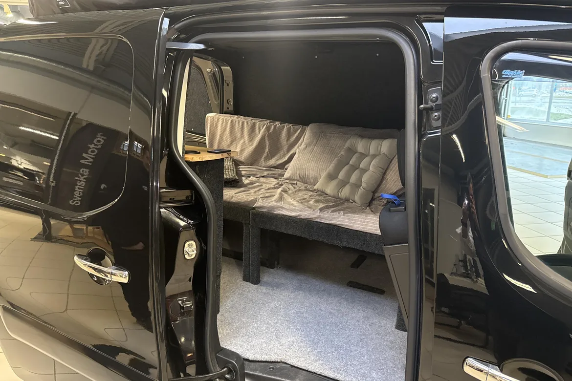 picture of a car
