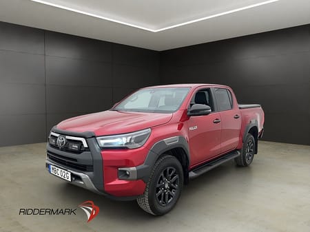 Toyota Hilux Dubbelhytt Invincible 2.8 4WD JBL Drag Diff MOMS Nyservad