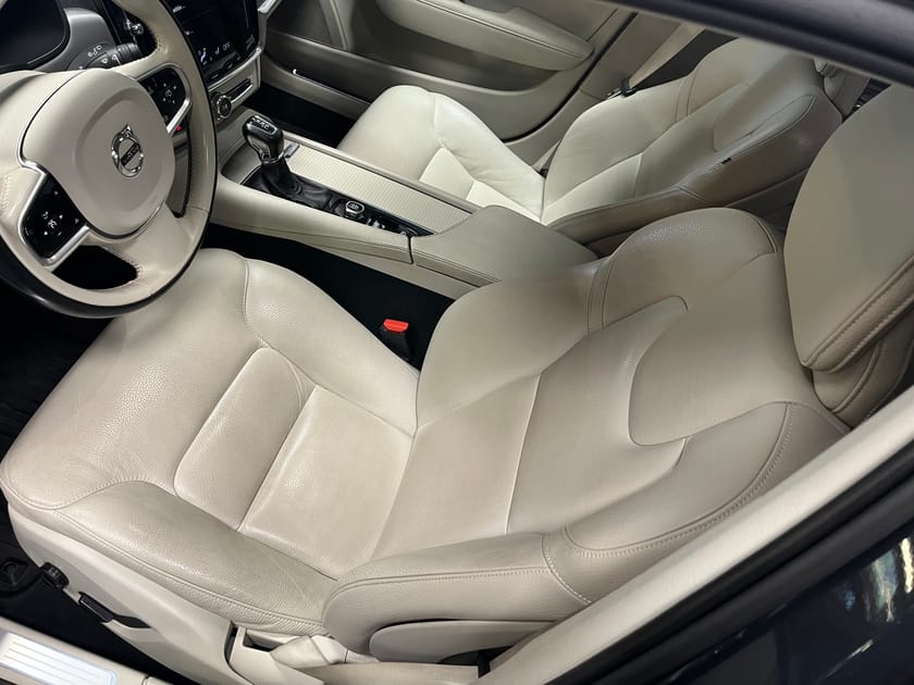 Bild 4 av Volvo V90 D4 Momentum Advanced SE II