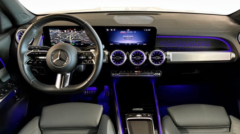 Bild 4 av Mercedes-Benz EQB 300 4MATIC AMG line  3,95% räntekampanj