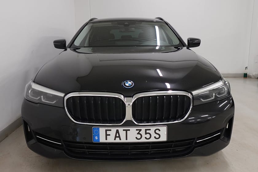 Bild 2 av BMW 530e xDrive Touring Läder Cockpit BLIS P-Värme Dragkrok