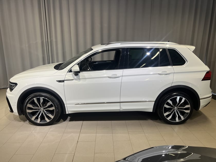 Bild 4 av Volkswagen Tiguan R-Line GTS 2.0TDI 240HK Pan,Hud,Drag,Värm