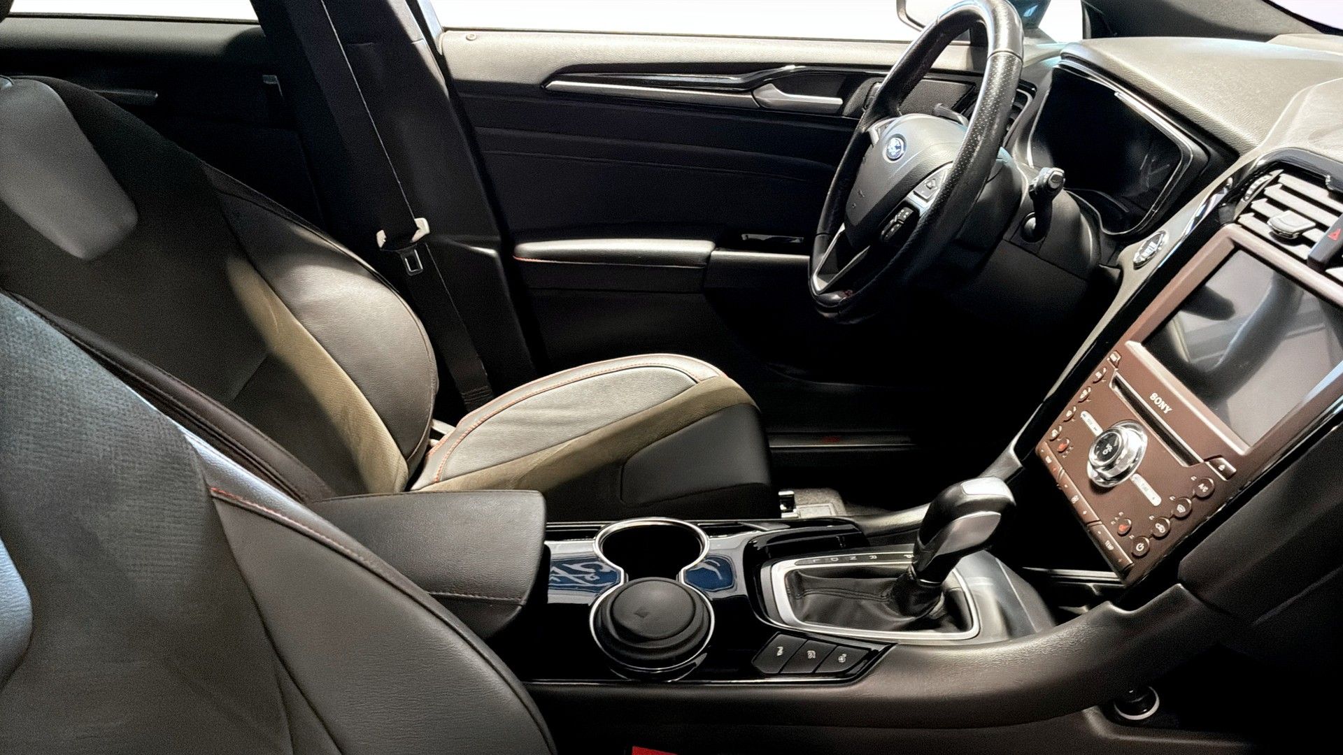 Ford Mondeo 2022, kuva 3/9