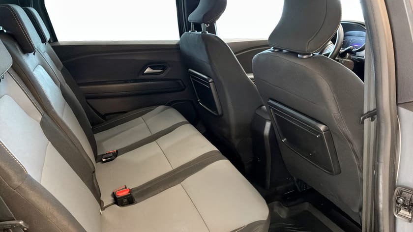 Bild 5 av Dacia Jogger 7-sätes HYBRID 140 EXTREME 7-SITS