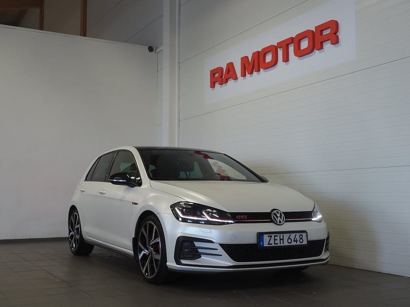 Bild 1 av Volkswagen Golf  GTI Performance 2.0 TSI 245hk Taklucka Dynaudio Cockpit