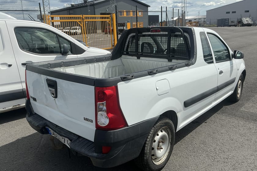 Bild 5 av Dacia Logan Pick-Up 1.5 dCi Pickup (85hk) Reparationsobjekt