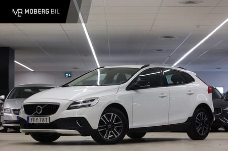 Volvo V40 Cross Country D2 120hk Momentum PDC 2 Års Garanti!