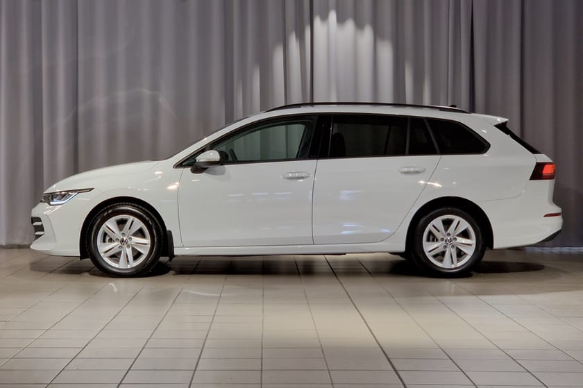 Bild 2 av Volkswagen Golf Sportscombi LIFE / 1.5 TSI / 150 HK / P-värmare