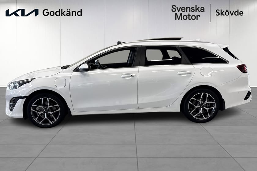 Bild 3 av Kia Ceed Sportswagon Plug-in Hybrid Advance Plus Panorama 2024 Dragkrok Sommar och vinterhjul