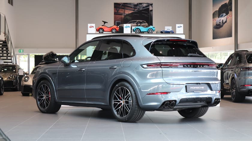 Bild 2 av Porsche Cayenne S E-Hybrid Black Edition