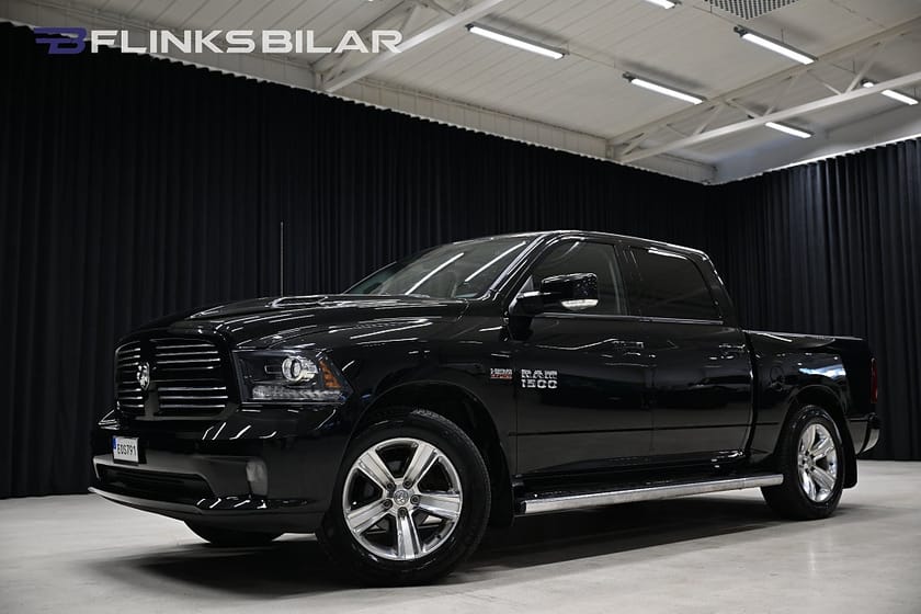 Bild 1 av RAM 1500 Crew Cab Dodge 5.7 V8 HEMI 4x4 395HK Drag|Taklucka|Leasbar|SeUtr!