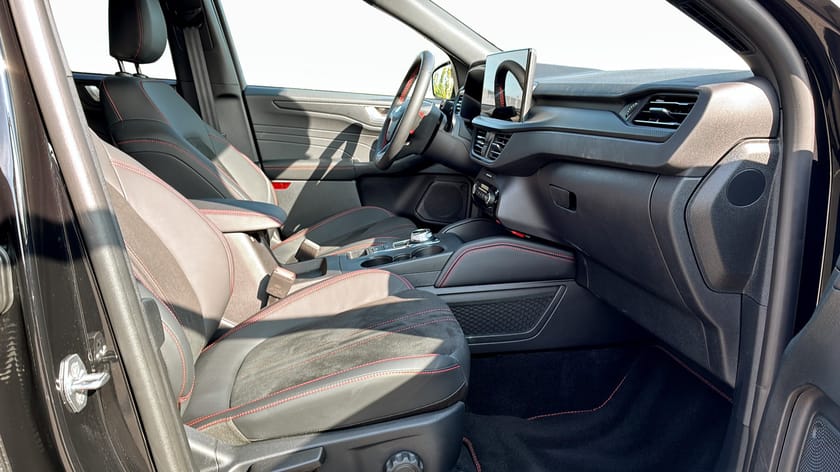 Bild 3 av Ford Kuga Plug-In Hybrid ST-Line X Black Edition 2.5 PHEV 243hk Automat | DEMO