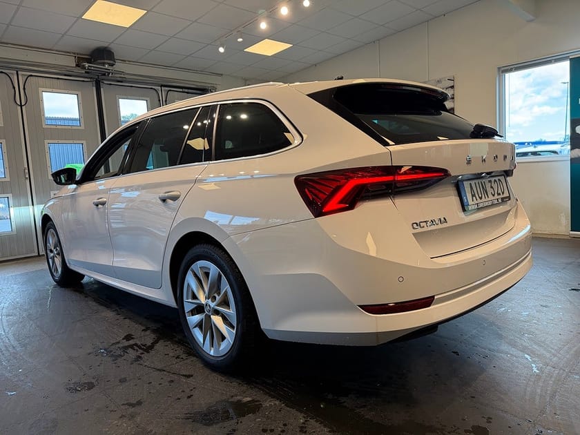 Bild 3 av Škoda Octavia Kombi iV Skoda Style Värmare Cockpit B-kamera MOMS 204hk