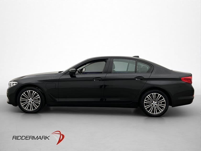 Bild 5 av BMW 530e xDrive iPerformance Sedan 530 252hk Sport line HiFi Cockpit Kamera Navi
