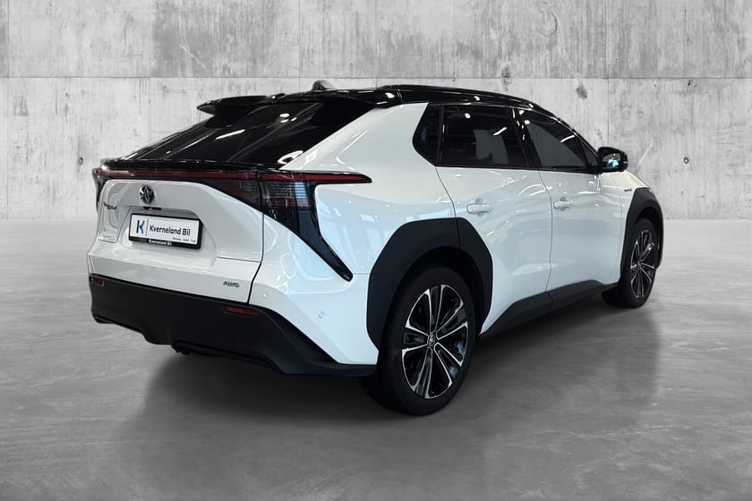 Bilde 5 av Toyota bZ4X AWD Executive Bitone, Topputsyrt, Krok, JBL, Soltak++