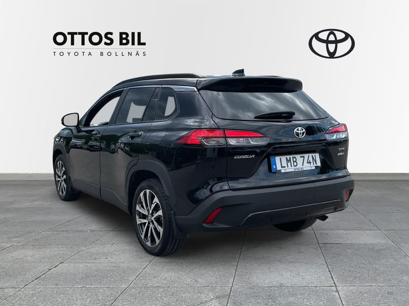 Bild 3 av Toyota Corolla Cross Hybrid AWD-i 2.0 e-CVT, 197hk - Executive / V-hjul, MoK, Pano