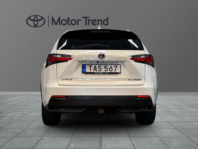 Bild 4 av Lexus NX 300h AWD NX300H F-Sport S+V-hjul Drag