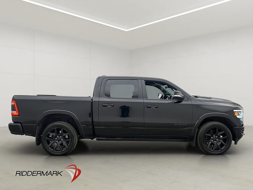 Bild 2 av RAM 1500 Crew Cab Dodge Laramie Night Luft Drag Diff H/K Pano 360°