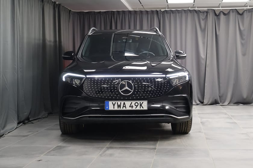 Bild 3 av Mercedes-Benz EQB 300 4MATIC AMG Advanced Drag LED Minnespaket