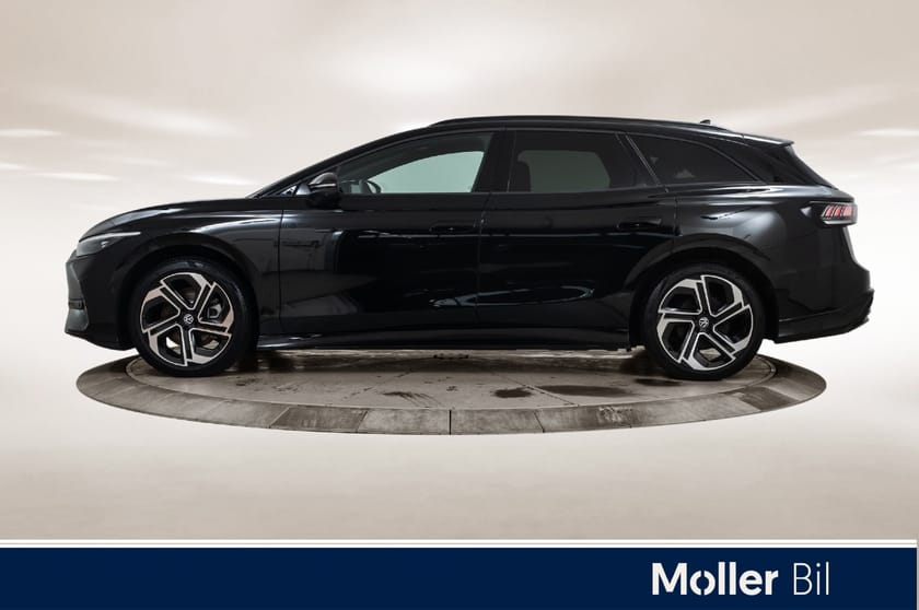 Bilde 2 av Volkswagen ID.7 GTX Tourer