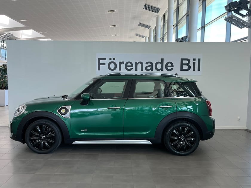 Bild 3 av MINI Countryman Cooper SE ALL4 Panoramatak HUD Backkamera Nav 4,95% ränta