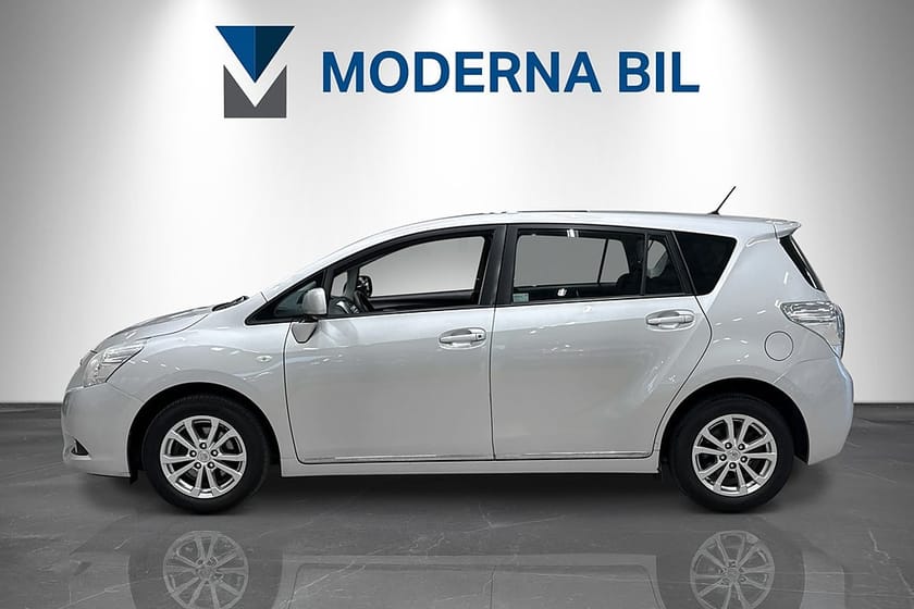 Bild 3 av Toyota Verso 1.8 Valvematic 147hk 7-sits Panorama M-värm Nybesiktad