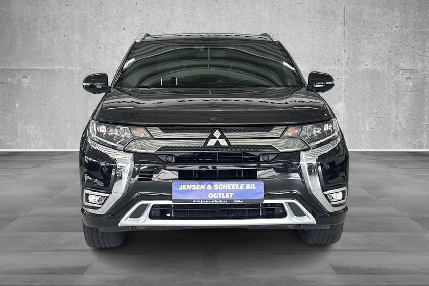 Bilde 2 av Mitsubishi Outlander PHEV Instyle+. R-Kamera, 360 kamera, Krok, DAB, Klima.