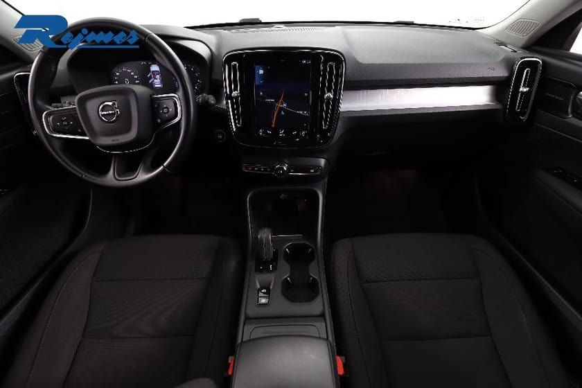 Bild 2 av Volvo XC40 B4 AWD Bensin Momentum Advanced SE