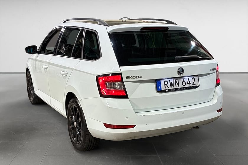 Bild 5 av Škoda Fabia Kombi 1.0 TSI 95 HK STYLE PANO KEYLESS NYSERV M&K 16"