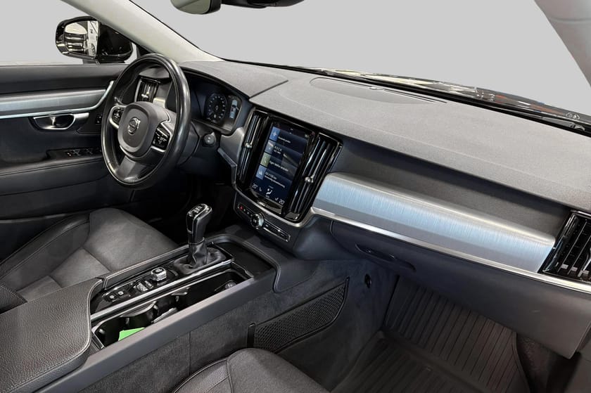 Bild 4 av Volvo V90 D3 Momentum Advanced Edit D-Värmare VOC Drag