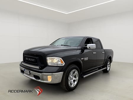 RAM 1500 Crew Cab Dodge Laramie 5.7 4x4 Luft Alpine Kamera Drag Skinn