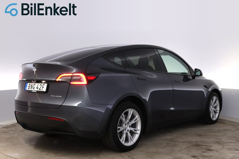 Bild 3 av Tesla Model Y Long Range AWD Panorama
