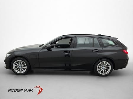 BMW 330e xDrive Touring 292hk Widescreen CarPlay Navi