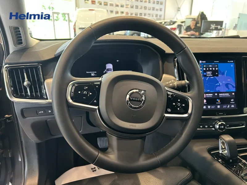 Bild 6 av 11 – Volvo V90 Recharge T6 Plus Dark