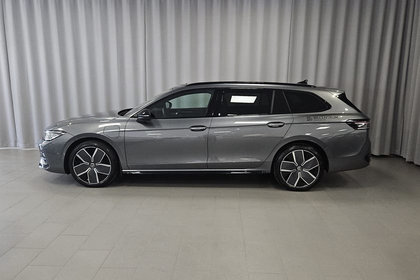 Bild 2 av Volkswagen Passat Variant eHybrid R-Line Black 1.5 TSI 272HK  Drag