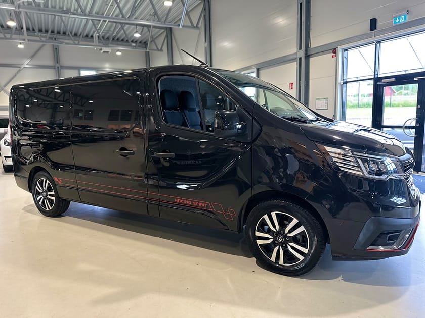 Bild 3 av Renault Trafic Skåpbil 3.0t 2.0 Blue dCi 170 EDC Nordic Line / Drag