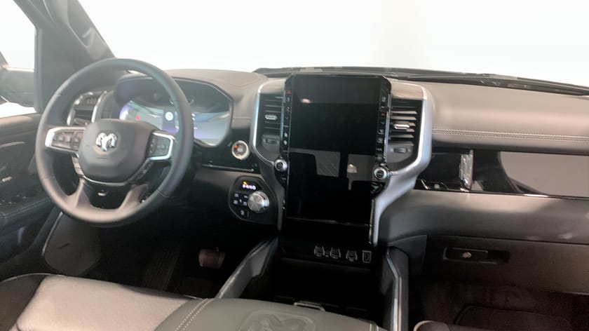 Bild 4 av RAM 1500 Crew Cab Laramie Night Edition - 0% Räntekampanj